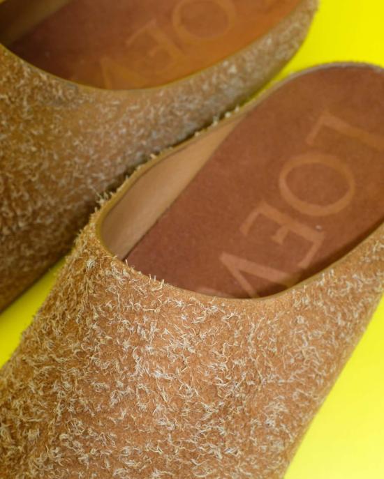  로에베 샌들 브러시드 스웨이드 라고  탄 - LOEWE