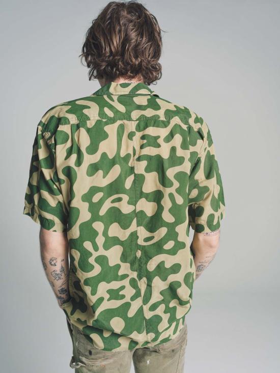  로스트 데이즈 반팔 셔츠 새틴 캠프  카모 - LOST DAZE