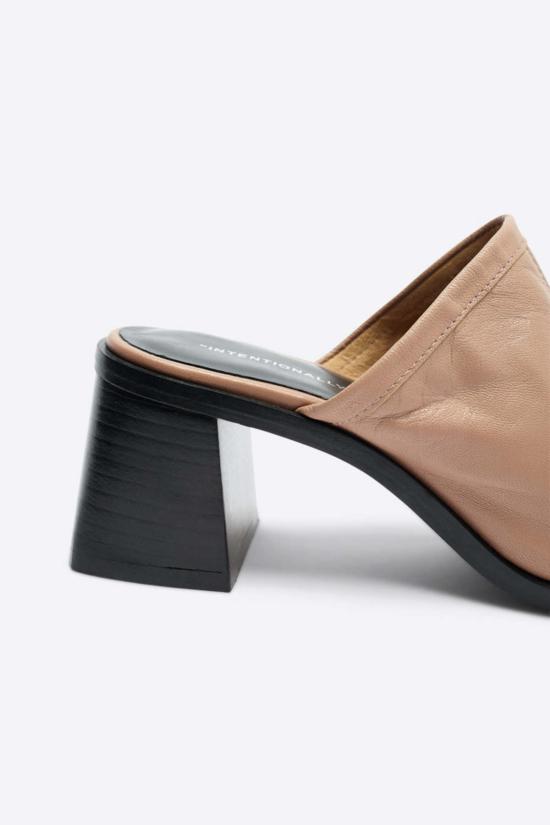  인텐셔널리 블랭크 뮬/슬리퍼 "의도적으로." 아델레이드 힐 바크 아이스/블랙 - INTENTIONALLY BLANK