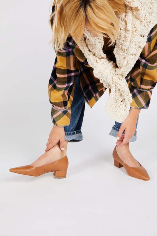  인텐셔널리 블랭크 뮬/슬리퍼 의도적으로 전통 힐 탄/블랙 - INTENTIONALLY BLANK