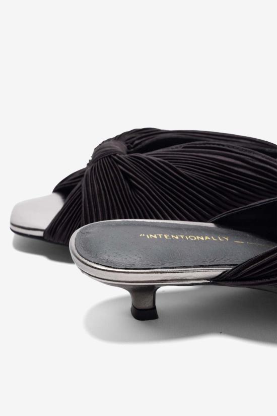  인텐셔널리 블랭크 뮬/슬리퍼 "의도적으로." 커퓨 키튼힐 블랙/플라밍고/그래스 - INTENTIONALLY BLANK