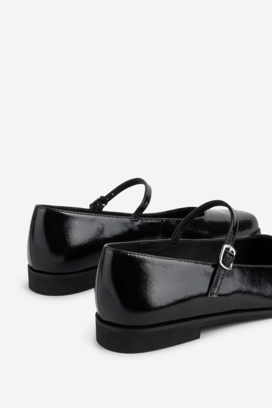  인텐셔널리 블랭크 플랫 슈즈 "의도적으로." 새턴 스퀘어 토 메리 제인 실버/블랙 - INTENTIONALLY BLANK