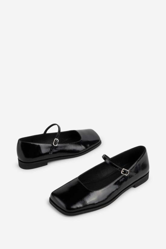  인텐셔널리 블랭크 플랫 슈즈 "의도적으로." 새턴 스퀘어 토 메리 제인 실버/블랙 - INTENTIONALLY BLANK