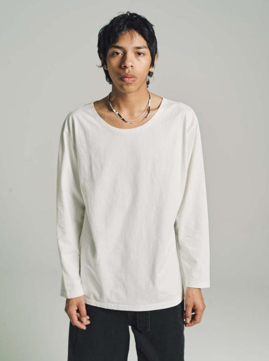  르메르 긴팔 티셔츠 롱슬리브 와이드넥 티셔츠 칠크