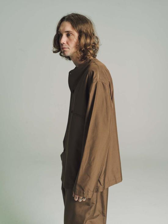  르메르 긴팔 셔츠 칼라리스 릴렉스  다크 토바코 - LEMAIRE