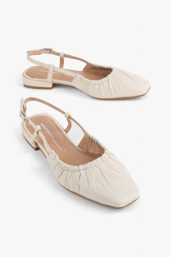  인텐셔널리 블랭크 힐/펌프스 "의도적으로." Daff Slingback Flat Black/Cream - INTENTIONALLY BLANK