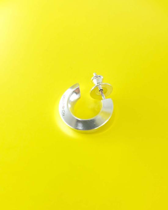  세실 툴켄스 싱글 이어링 Cc 스테딩 실버 트위스트  실버