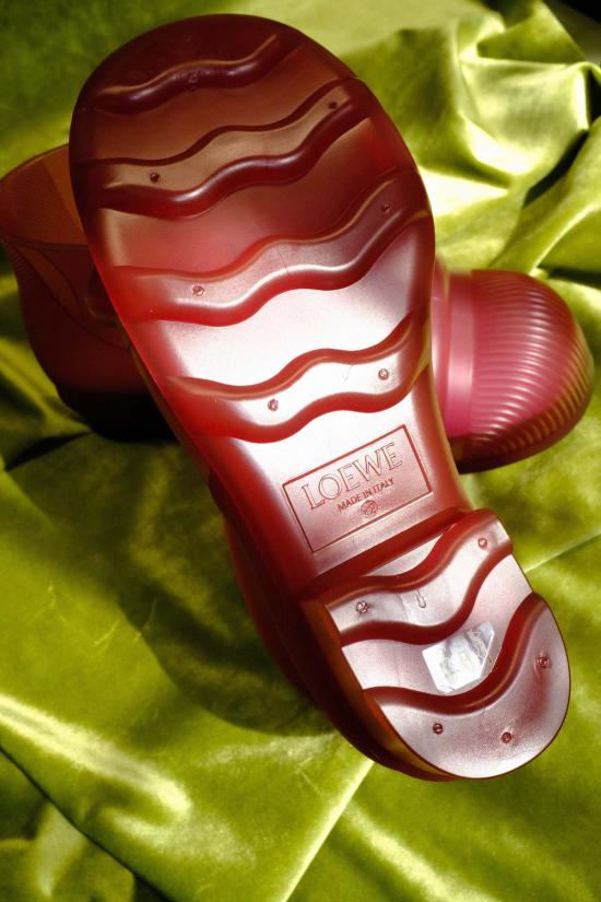  로에베 부츠 투명 레드 러버 풀온 앵클 - LOEWE