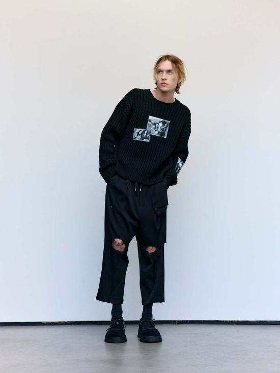  타카히로미야시타 더 솔로이스트 스웨터 . 울 포토 패치 크루넥  블랙 - TAKAHIROMIYASHITA THE SOLOIST.