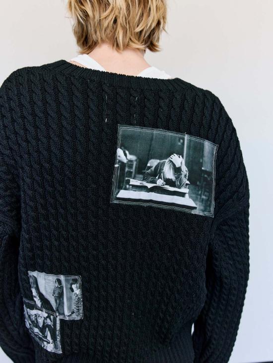  타카히로미야시타 더 솔로이스트 스웨터 . 울 포토 패치 크루넥  블랙 - TAKAHIROMIYASHITA THE SOLOIST.