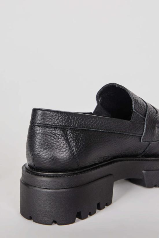  인텐셔널리 블랭크 로퍼 "의도적으로." 트리오 러그 솔 옥스포드 멀티 - INTENTIONALLY BLANK