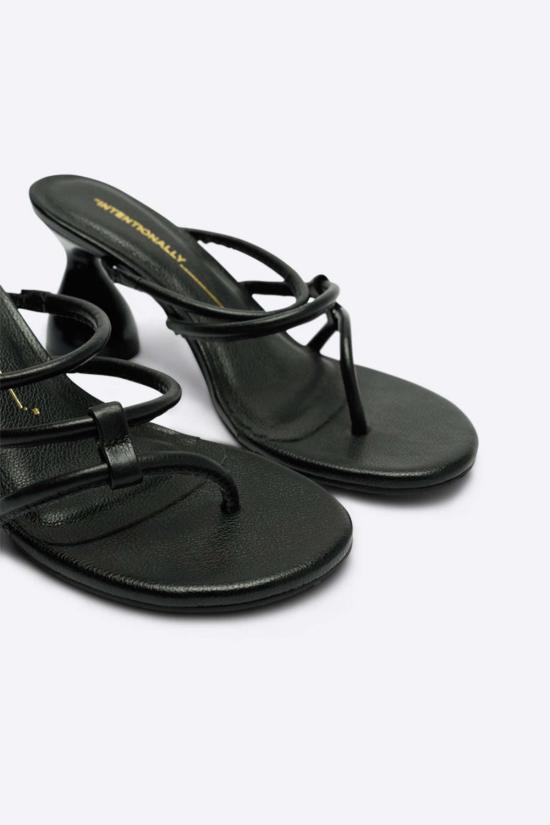  인텐셔널리 블랭크 뮬/슬리퍼 "의도적으로." 우나 힐 - INTENTIONALLY BLANK