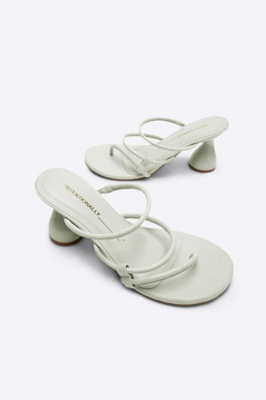  인텐셔널리 블랭크 뮬/슬리퍼 "의도적으로." 우나 힐 - INTENTIONALLY BLANK