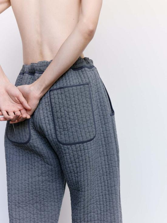  맨틀 스트레이트 팬츠 누비 팬츠 차콜 - MAN-TLE