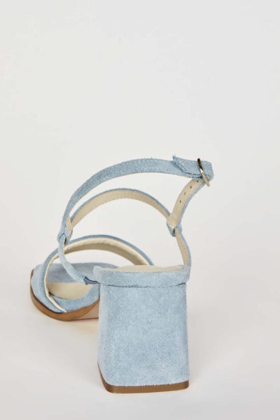  인텐셔널리 블랭크 샌들 "의도적으로." 검증된 스웨이드 힐 포그/오트밀크 - INTENTIONALLY BLANK