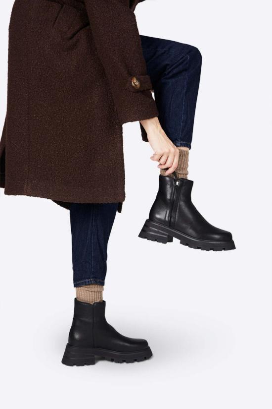  인텐셔널리 블랭크 부츠 "의도적으로." Larry Lug Sole Boot Taupe/Black