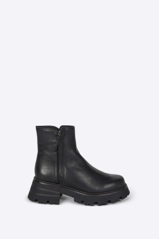 인텐셔널리 블랭크 부츠 "의도적으로." Larry Lug Sole Boot Taupe/Black - INTENTIONALLY BLANK