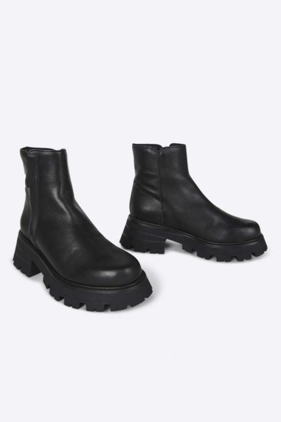  인텐셔널리 블랭크 부츠 "의도적으로." Larry Lug Sole Boot Taupe/Black - INTENTIONALLY BLANK