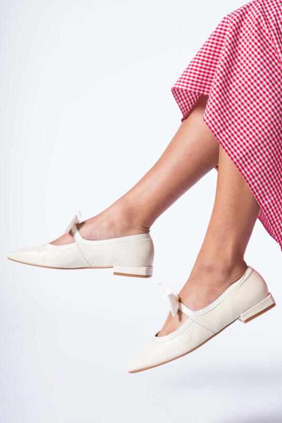  인텐셔널리 블랭크 플랫 슈즈 "의도적으로." 런던 메리 제인 - INTENTIONALLY BLANK