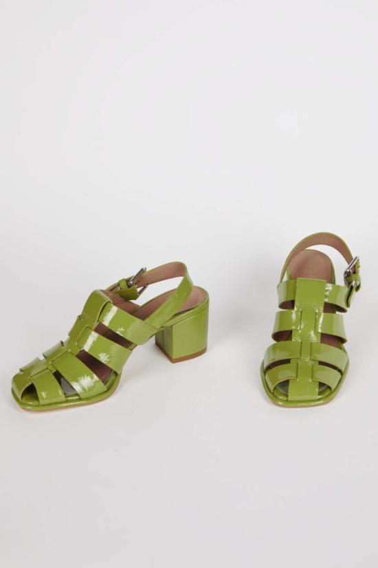  인텐셔널리 블랭크 샌들 "의도적으로." July Fisherman Heel Black/Apple - INTENTIONALLY BLANK