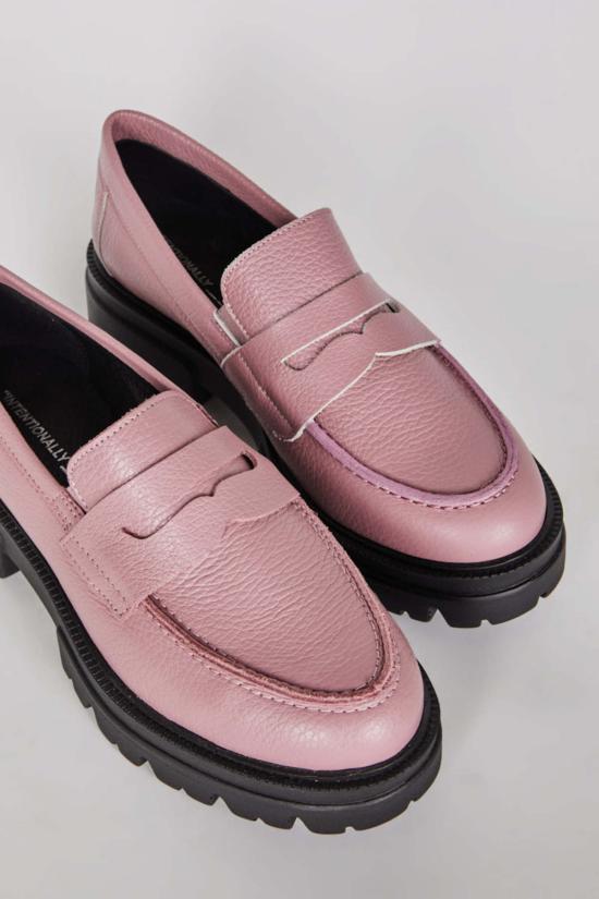  인텐셔널리 블랭크 로퍼 "의도적으로." 트리오 러그 솔 옥스포드 멀티 - INTENTIONALLY BLANK