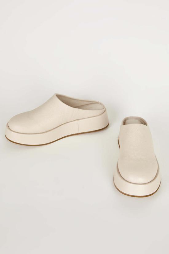  인텐셔널리 블랭크 뮬/슬리퍼 "의도적으로." 라이즌 플랫폼 뮬 - INTENTIONALLY BLANK