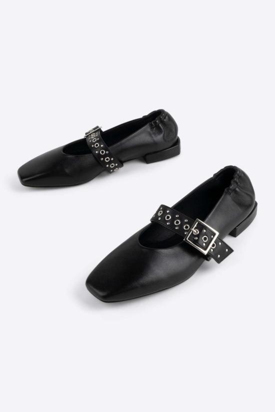  인텐셔널리 블랭크 플랫 슈즈 "의도적으로." 포럼 메리 제인 크림/블랙 - INTENTIONALLY BLANK