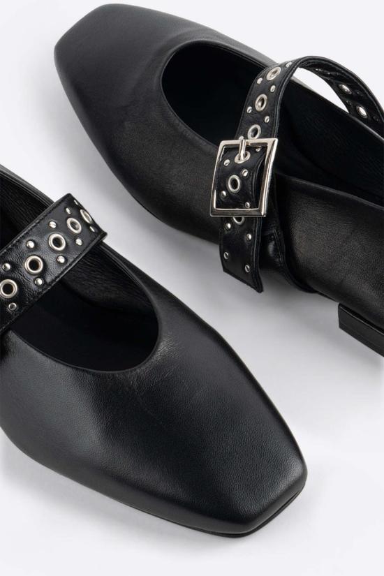  인텐셔널리 블랭크 플랫 슈즈 "의도적으로." 포럼 메리 제인 크림/블랙 - INTENTIONALLY BLANK