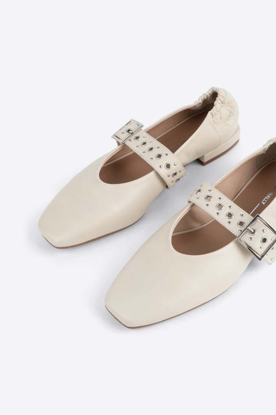  인텐셔널리 블랭크 플랫 슈즈 "의도적으로." 포럼 메리 제인 크림/블랙 - INTENTIONALLY BLANK