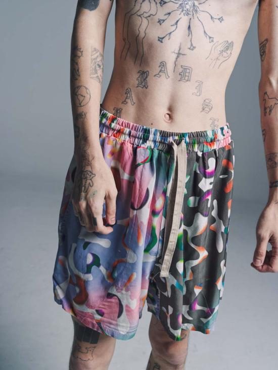  로스트 데이즈 숏팬츠 레이디얼 새틴 반바지