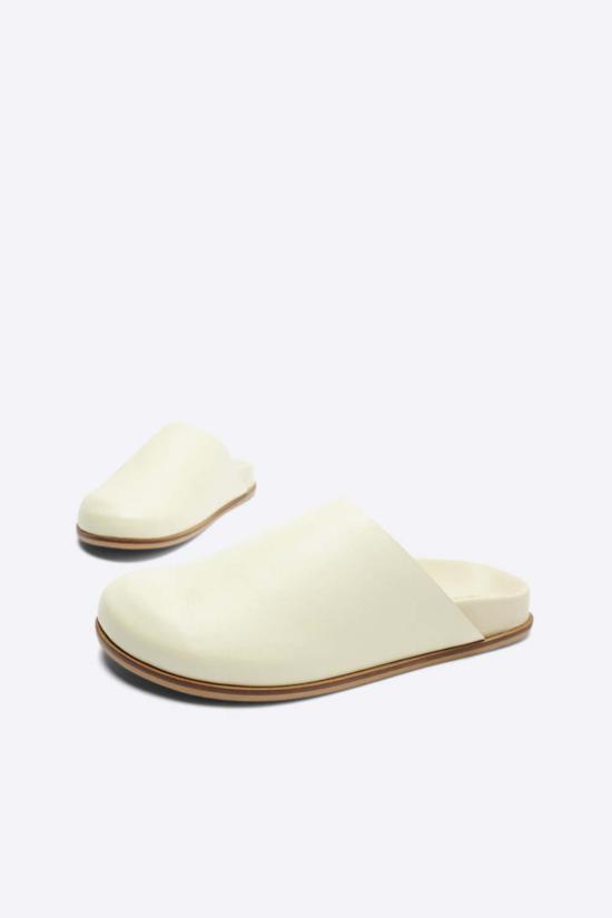  인텐셔널리 블랭크 뮬/슬리퍼 "의도적으로." 아가사 슬립온 내추럴 솔 뮬 - INTENTIONALLY BLANK