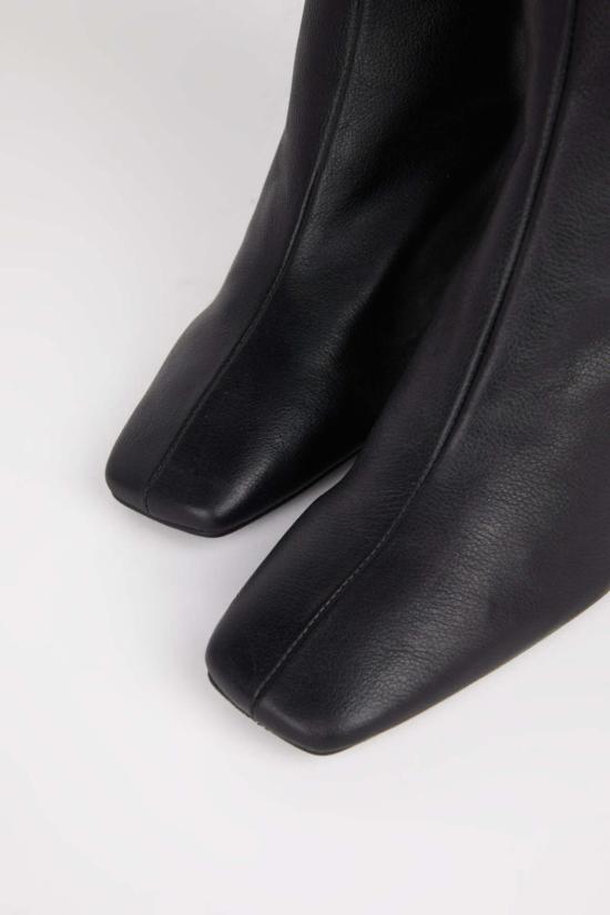  인텐셔널리 블랭크 부츠 "의도적으로." 타바타 힐  멀티 - INTENTIONALLY BLANK