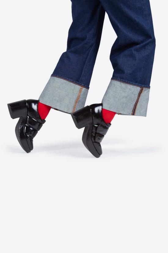  인텐셔널리 블랭크 로퍼 "의도적으로." 범죄 플랫폼  블랙