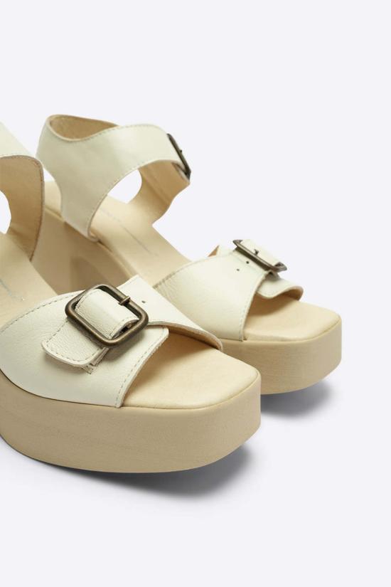  인텐셔널리 블랭크 뮬/슬리퍼 "의도적으로." Margo Natural Sole Platform Heel Clouds - INTENTIONALLY BLANK