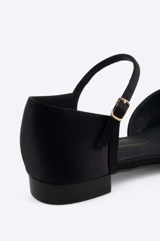  인텐셔널리 블랭크 플랫 슈즈 "의도적으로." 엘리자베스 새틴 메리 제인 - INTENTIONALLY BLANK