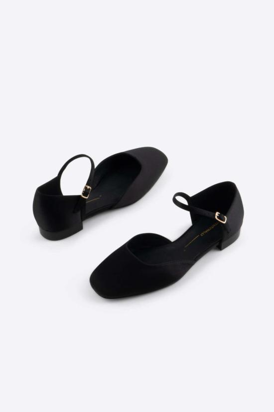  인텐셔널리 블랭크 플랫 슈즈 "의도적으로." 엘리자베스 새틴 메리 제인 - INTENTIONALLY BLANK