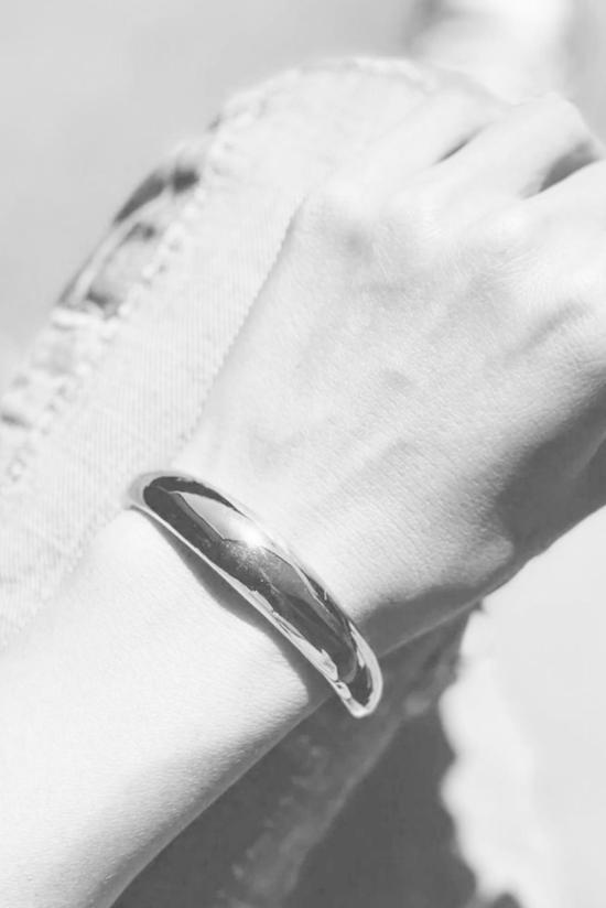  가브리엘라 아티가스 팔찌 가브리엘라 아르티가스 플랫 빔 커프 스털링 실버