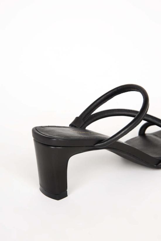  인텐셔널리 블랭크 뮬/슬리퍼 "의도적으로." 윌로우 힐  블랙/크림 - INTENTIONALLY BLANK