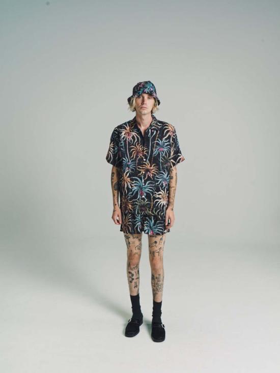  엔드리스 조이 반팔 셔츠 실크 반팔  나이트 팜 골드 - ENDLESS JOY