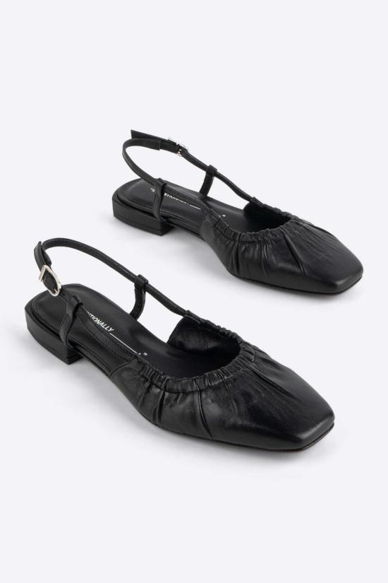 인텐셔널리 블랭크 힐/펌프스 "의도적으로." Daff Slingback Flat Black/Cream - INTENTIONALLY BLANK