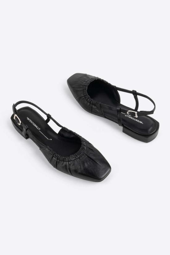  인텐셔널리 블랭크 힐/펌프스 "의도적으로." Daff Slingback Flat Black/Cream - INTENTIONALLY BLANK