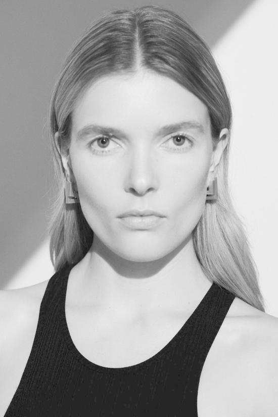  톰우드 이어링 새틴 스몰 스퀘어 후프 실버 - TOM WOOD