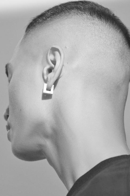  톰우드 이어링 새틴 스몰 스퀘어 후프 실버 - TOM WOOD