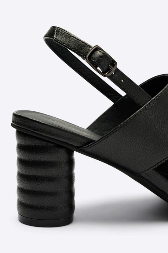  인텐셔널리 블랭크 샌들 "의도적으로." 강 내추럴 솔 힐 블랙/크림 - INTENTIONALLY BLANK