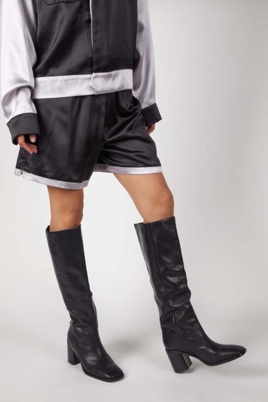  인텐셔널리 블랭크 부츠 "의도적으로." 쿠코우 톨힐 - INTENTIONALLY BLANK