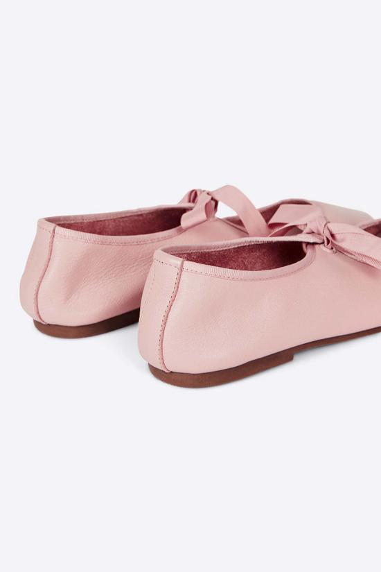  인텐셔널리 블랭크 뮬/슬리퍼 "의도적으로." 밸리 발레 플랫 블러쉬/초크 - INTENTIONALLY BLANK