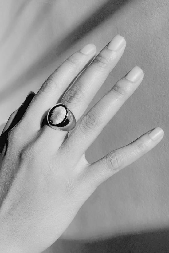  레기어 반지 레지에 마더 오브 펄 오벌 시그넷 링 실버/블랙 - LEGIER