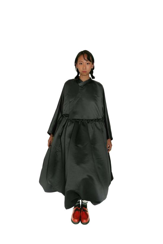  꼼데가르송 숏 원피스 Comme Des Garçons 폴리 새틴 두꺼운 드레스 블랙 - COMME DES GARCONS