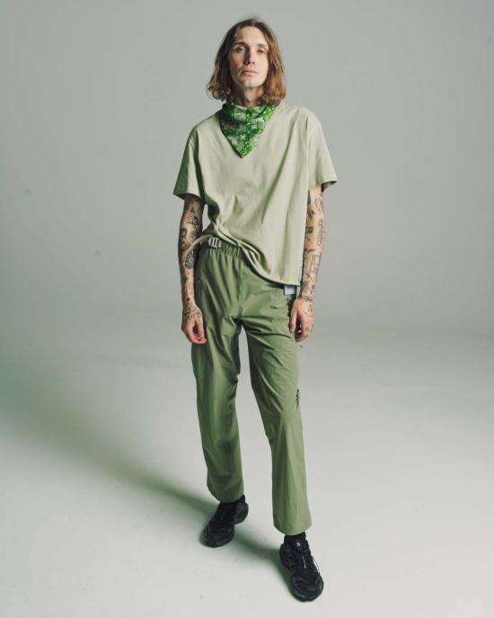  새티스파이 트레이닝/조거 팬츠 Satisfy Running Oil Peace Shell 테크니컬 클라이밍 팬츠 그린 - SATISFY