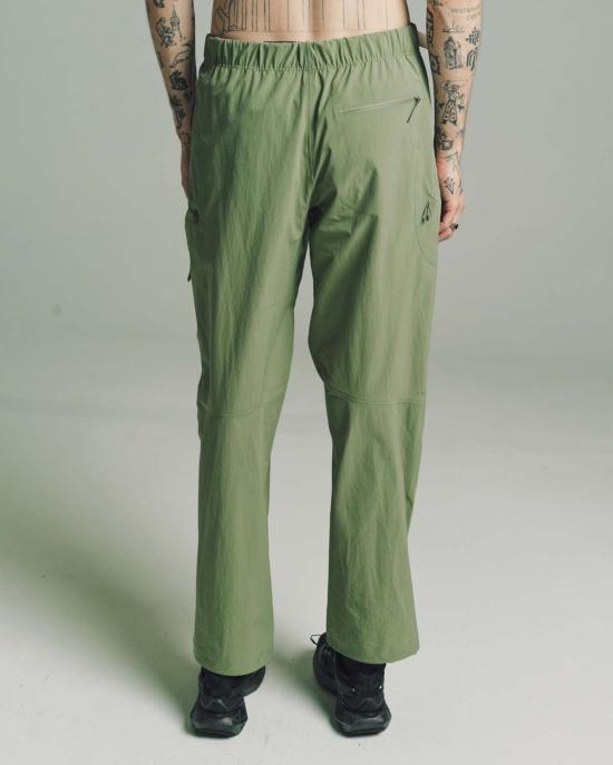  새티스파이 트레이닝/조거 팬츠 Satisfy Running Oil Peace Shell 테크니컬 클라이밍 팬츠 그린 - SATISFY